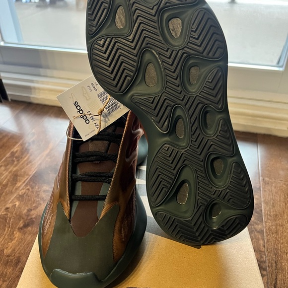 Yzy 700 v3 Copper Fade - Picture 4 of 8